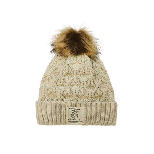 IGO2507473 Label Decorated Diamond Knit Fashion Bobble Hat