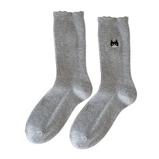 Ladies Socks | Scalloped Ribbed Cat Embroidery – Light Grey
