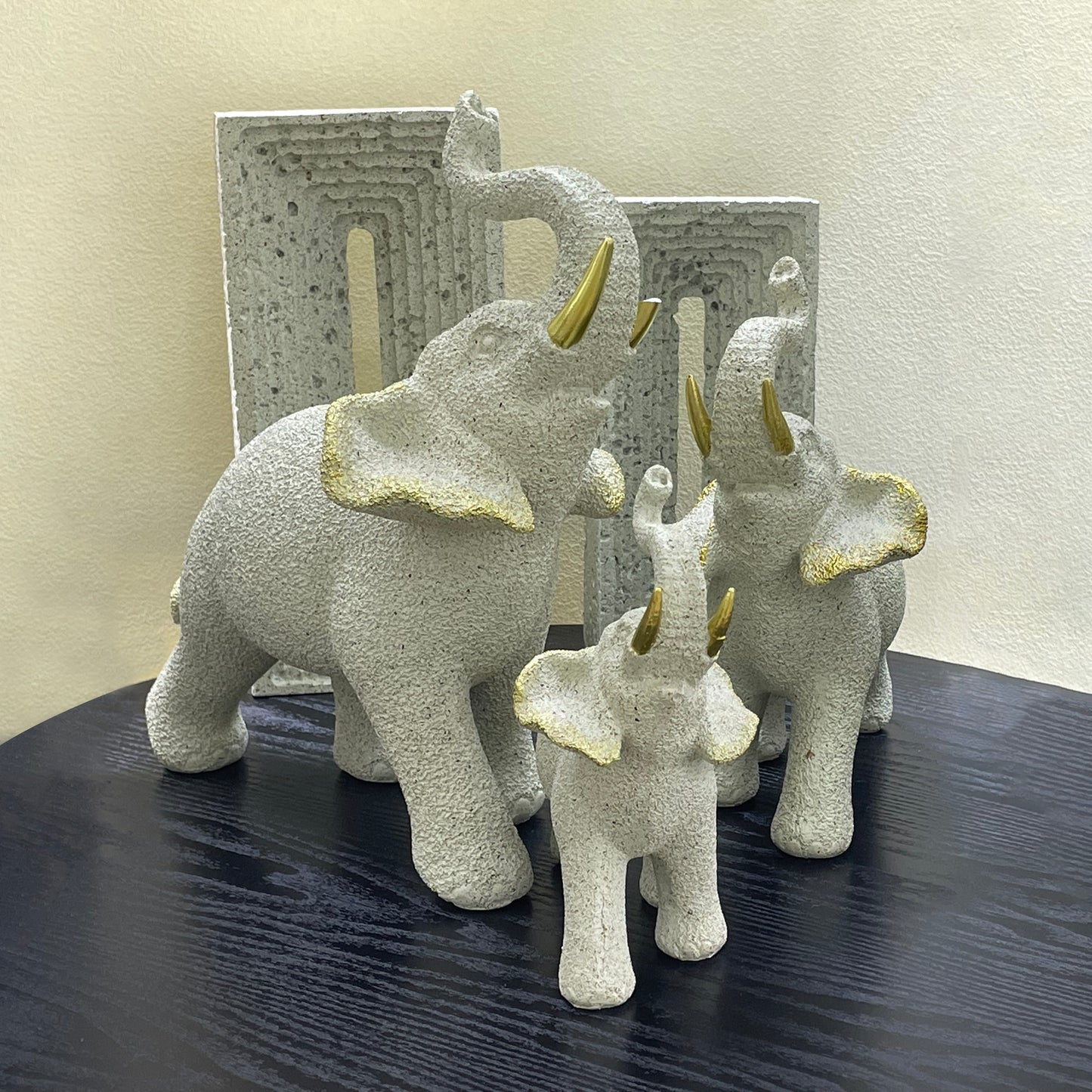 【Pre-order: 30-day lead time | MOQ: 120 units】Resin Elephant Family Set | white/gold color |Artistic Home Collection