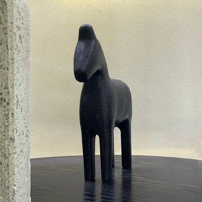 【Pre-order: 30-day lead time | MOQ: 120 units】Minimalist Resin Horse Sculpture | Black/White | Artistic Home Collection