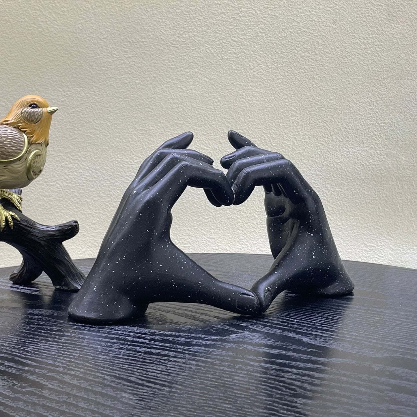 【Pre-order: 30-day lead time | MOQ: 120 units】Resin Heart-Hand Sculptures | black/cream/gold color | Artistic Home Collection
