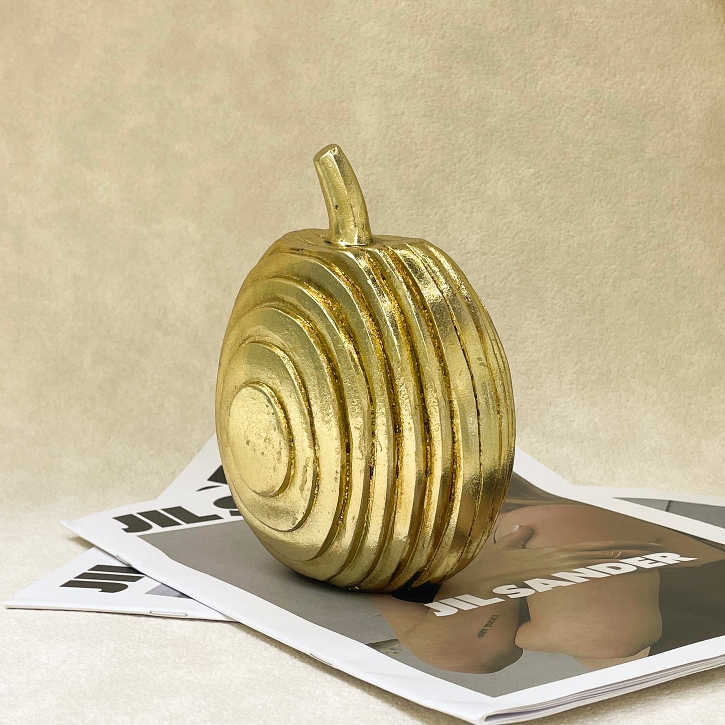 【Pre-order: 30-day lead time | MOQ: 120 units】Gold color Spiral-Textured Fruit Sculptures | Pear & Apple | Artistic Home Collection