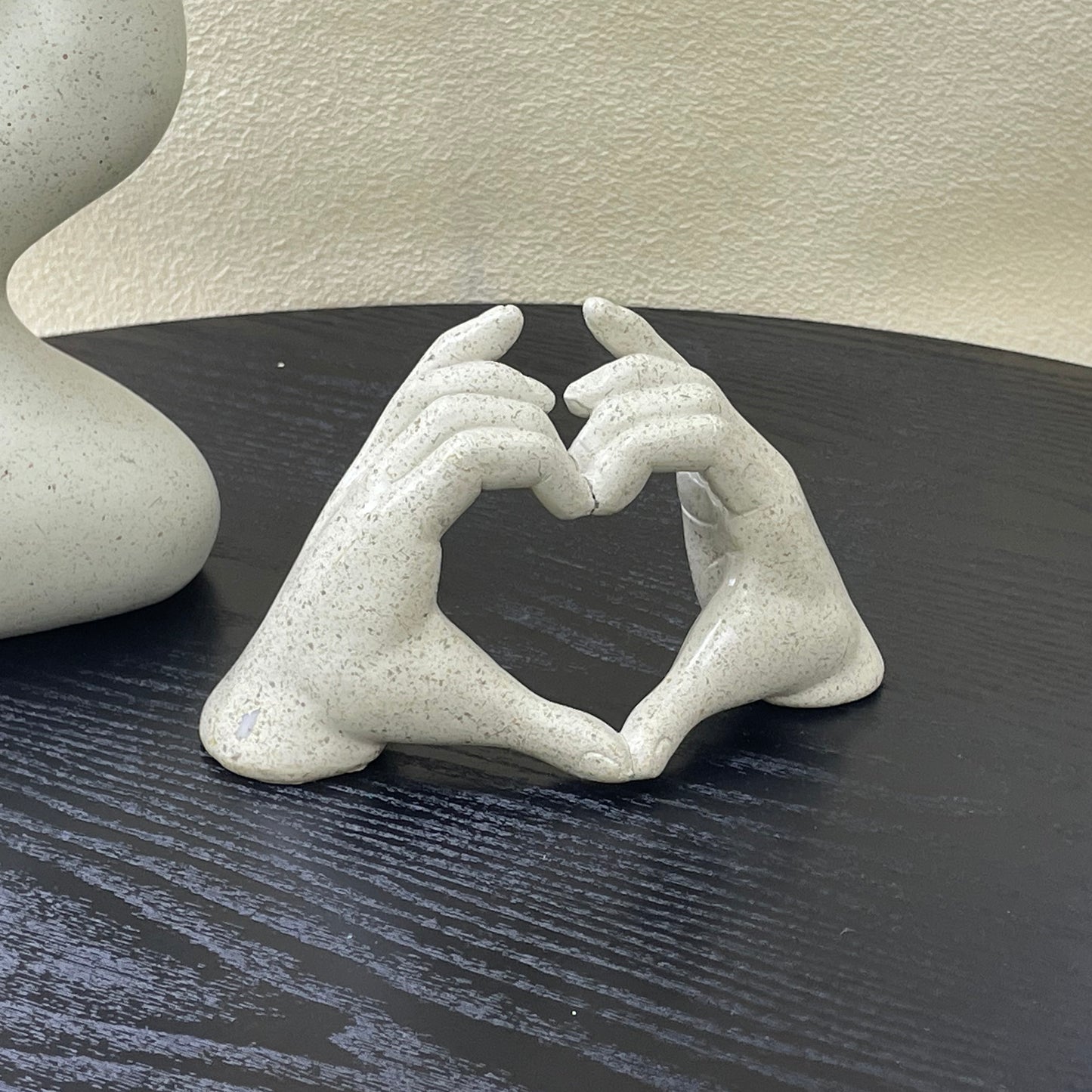 【Pre-order: 30-day lead time | MOQ: 120 units】Resin Heart-Hand Sculptures | black/cream/gold color | Artistic Home Collection