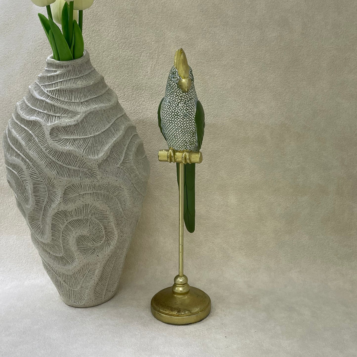 【Pre-order: 30-day lead time | MOQ: 120 units】Resin Parrot Sculptures | Artistic Home Collection