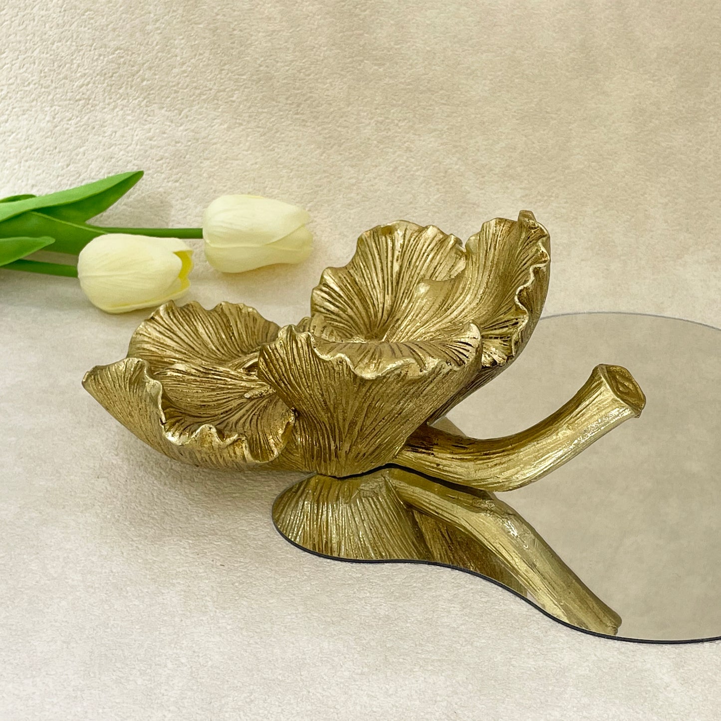 【Pre-order: 30-day lead time | MOQ: 120 units】Gold color Five - Petal Flower Resin Candle Holder | Artistic Home Collection