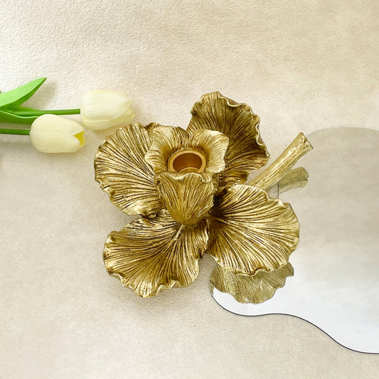 【Pre-order: 30-day lead time | MOQ: 120 units】Gold color Iris - Shaped Resin Candle Holder | Artistic Home Collection