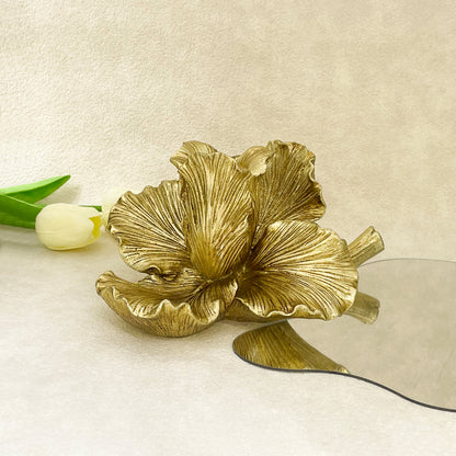 【Pre-order: 30-day lead time | MOQ: 120 units】Gold color Iris - Shaped Resin Candle Holder | Artistic Home Collection