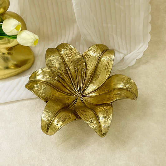 【Pre-order: 30-day lead time | MOQ: 120 units】Gold color Lily - Petal Resin Tray | Artistic Home Collection