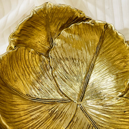 【Pre-order: 30-day lead time | MOQ: 120 units】Gold color Petal-Textured Resin Tray | Artistic Home Collection