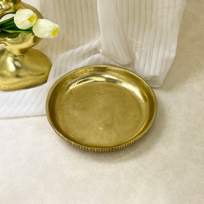 【Pre-order: 30-day lead time | MOQ: 120 units】Gold Color Ribbed Round Resin Tray | Artistic Home Collection