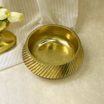 【Pre-order: 30-day lead time | MOQ: 120 units】Gold color Diagonal-Ridged Resin Tray | Artistic Home Collection