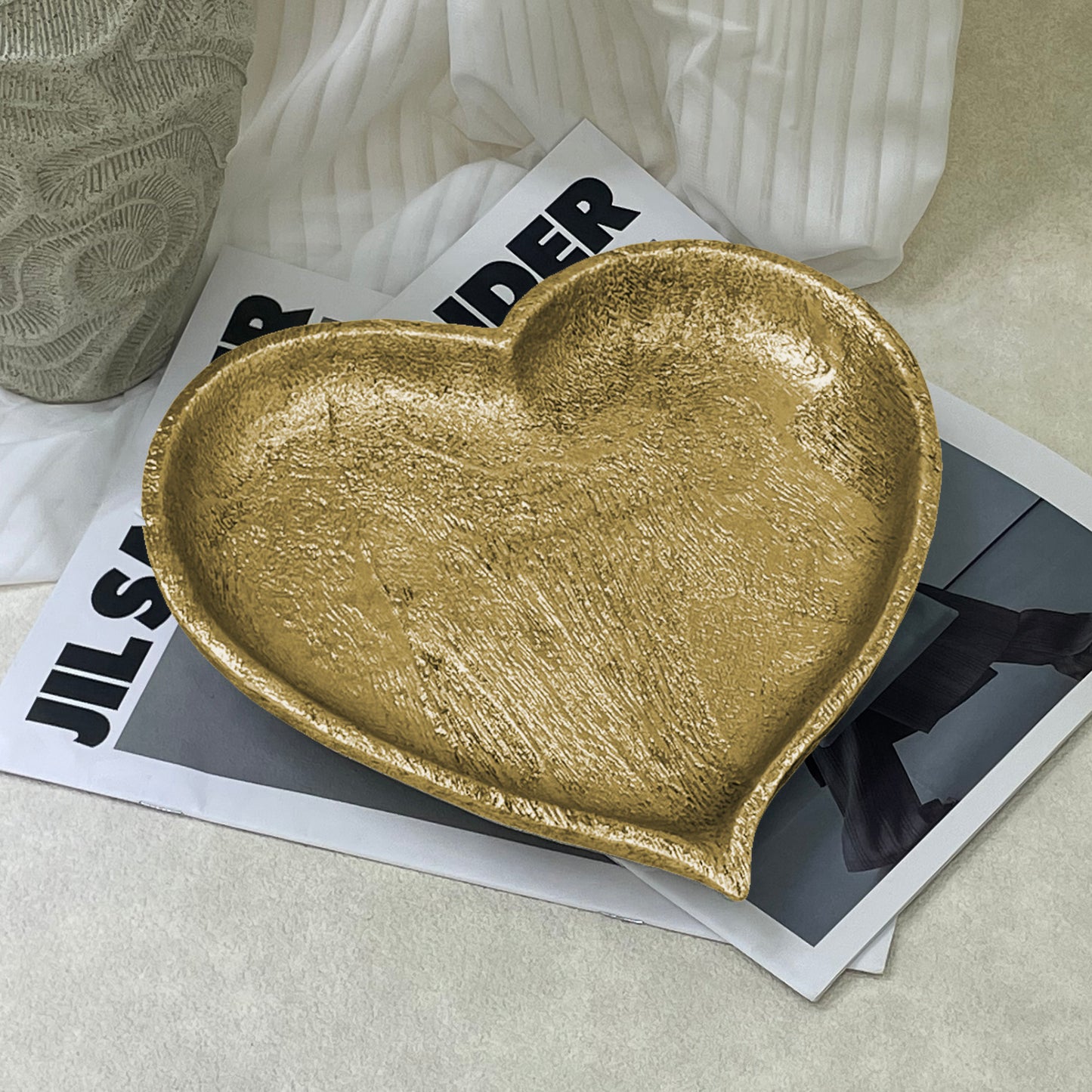 【Pre-order: 30-day lead time | MOQ: 120 units】Gold - Toned & Silver - Toned Heart - Shaped Resin Trays | Small/Medium/Large | Artistic Home Collection
